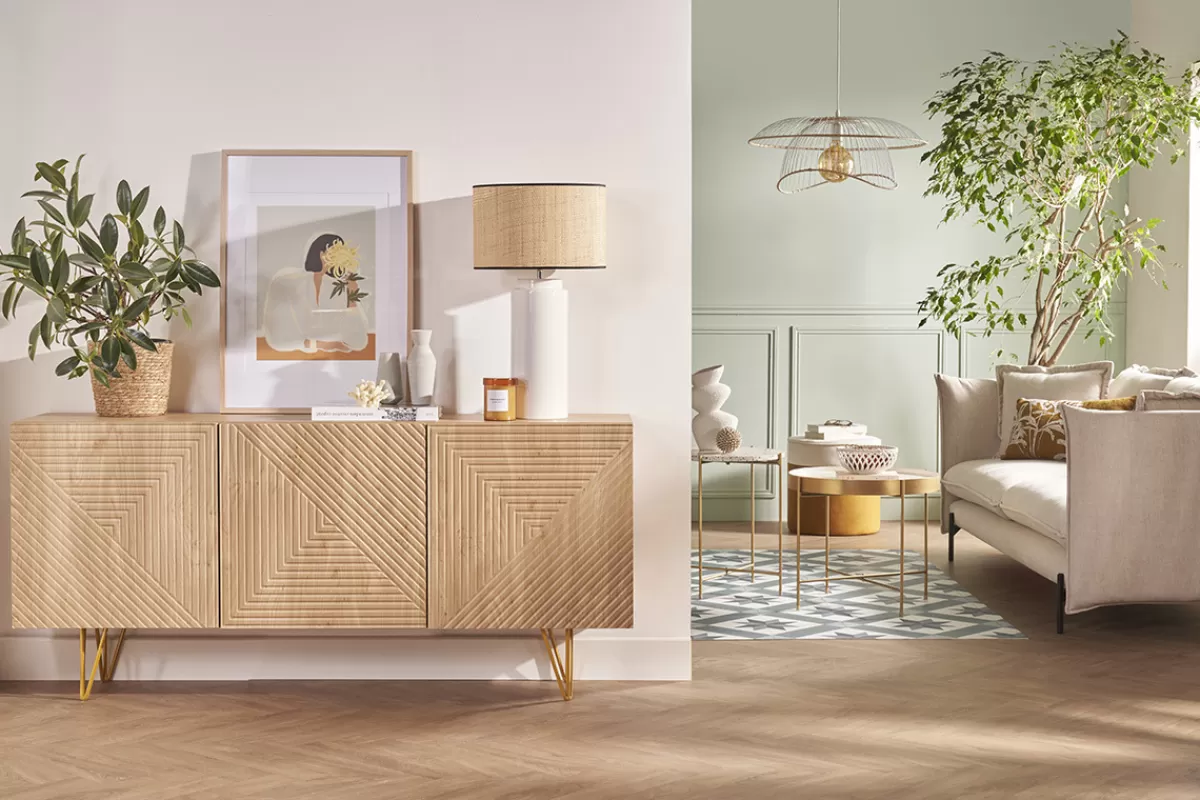 Miliboo Buffet design gravé finition bois clair chêne et métal doré 3 portes L160 cm OZEN