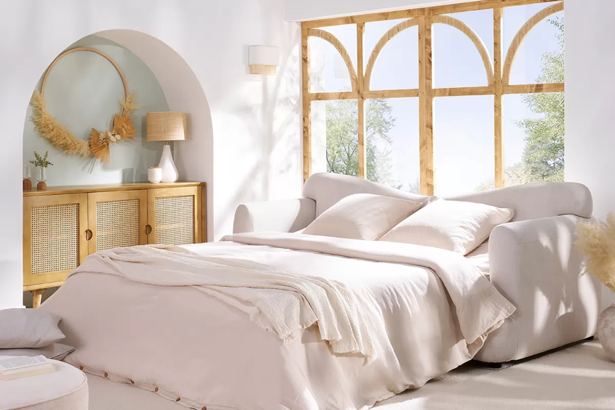 Miliboo Canapé convertible déhoussable 3-4 places design haricot en tissu effet velours beige clair SACHA
