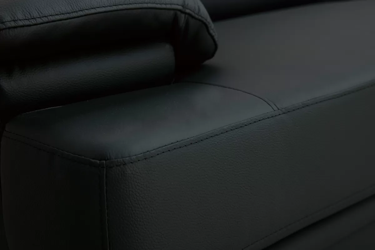 Miliboo Canapé design avec têtières ajustables 3 places cuir noir et acier chromé EWING