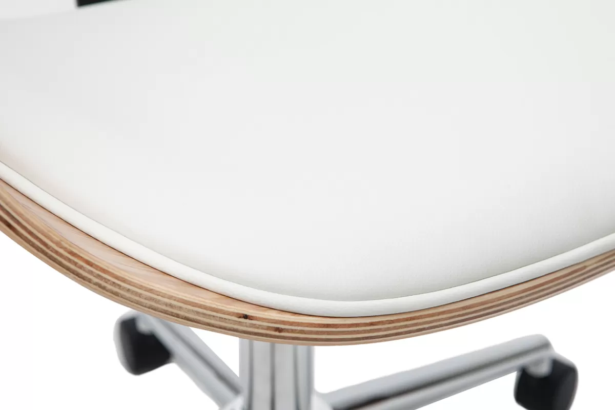 Miliboo Chaise de bureau à roulettes design blanc, bois clair et acier chromé GLORY