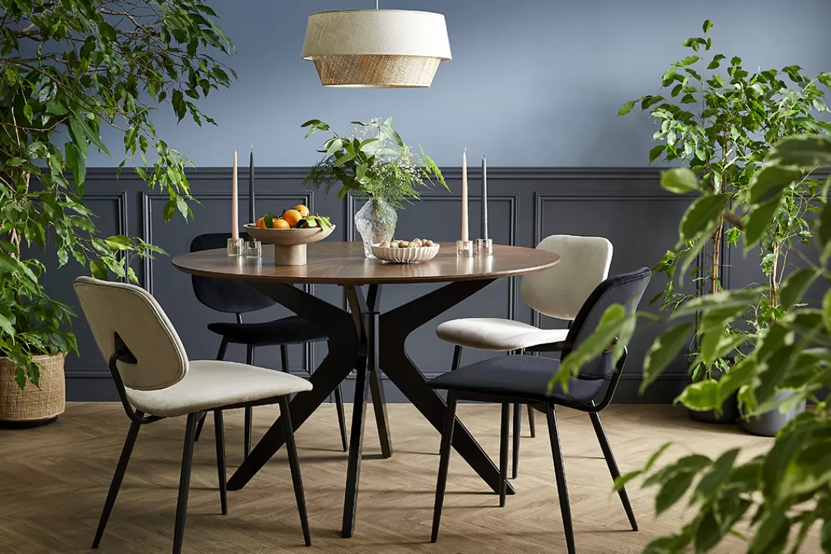 Miliboo Chaises noires en tissu velours et métal (lot de 2) TOBIAS