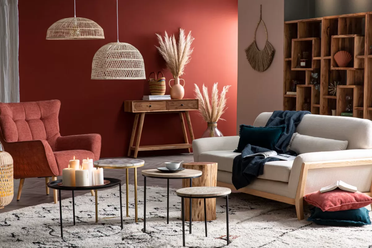 Miliboo Fauteuil scandinave en tissu effet velours jaune moutarde et bois clair AVERY